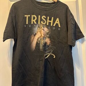 Trisha Yearwood World Tour Concert Black Graphic Tee